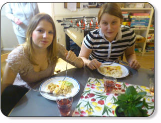 Kassler med ris serveras